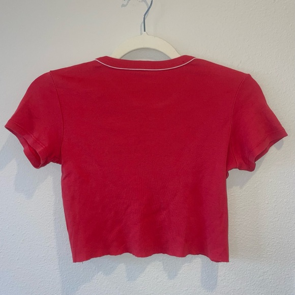 Brandy Melville Cropped Tee - Picture 4 of 5